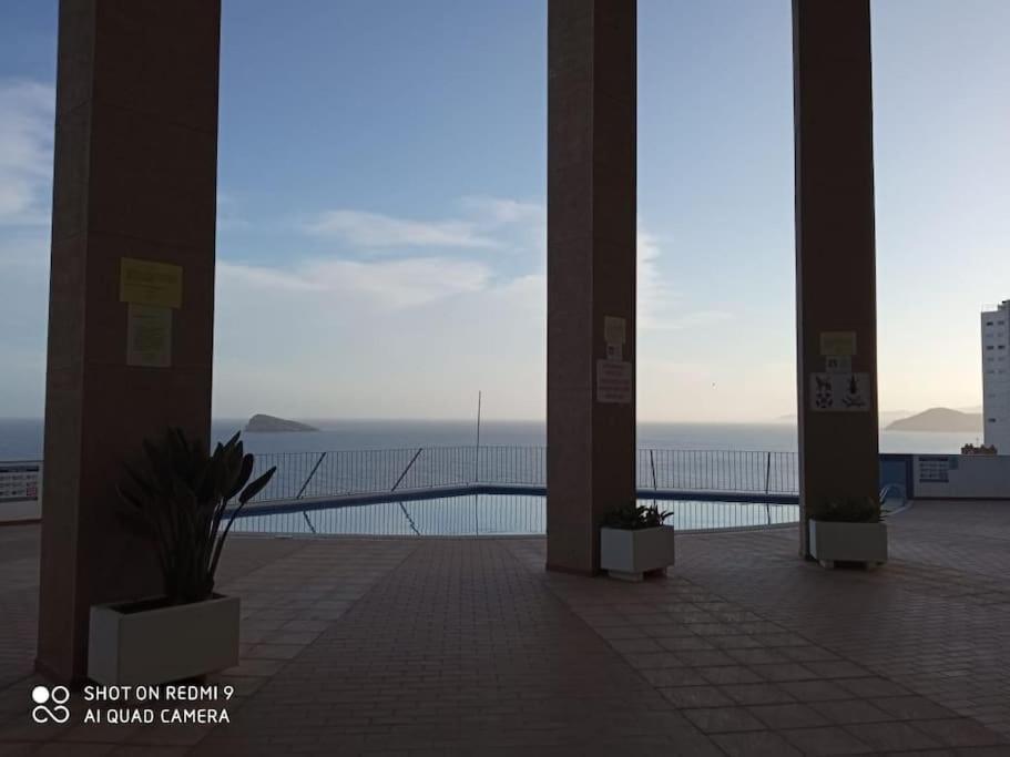 Piso En La Primera Linea Del Mar Con 2 Dormitorios ベニドルム エクステリア 写真